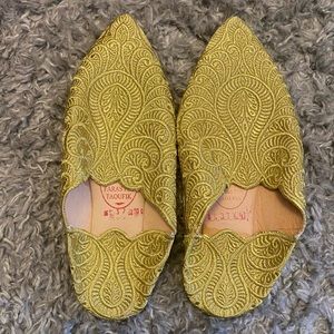 Handmade, embroidered moroccan babouches